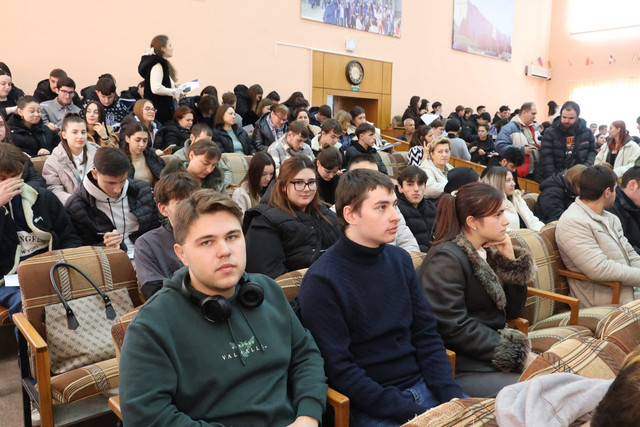 Ziua Națională a României, celebrată la Comrat prin educație și cultură (FOTO)