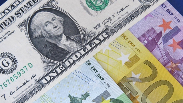 Cât valorează un euro și un dolar. Cursul valutar stabilit de BNM pentru astăzi, 1 decembrie 