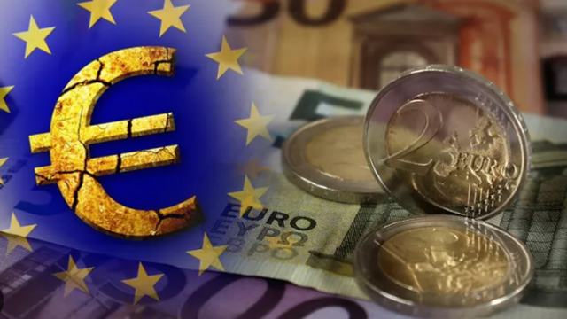 Euro crește, în timp ce dolarul scade. Cursul valutar afișat pentru astăzi de BNM
