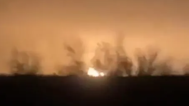 VIDEO | Incendiu masiv într-un port rusesc cheie de la Marea Azov după un atac cu drone
