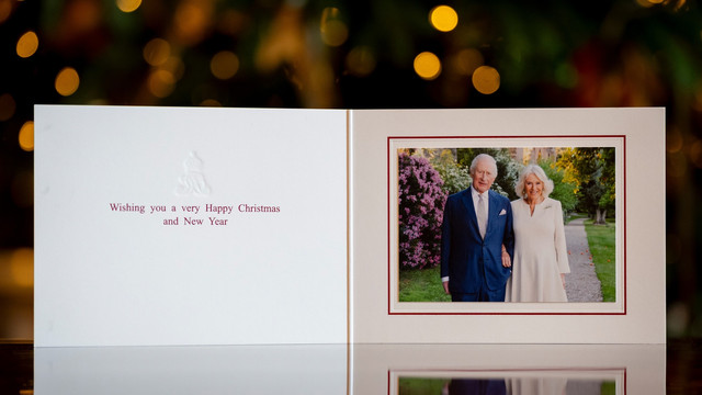 Regele Charles și regina Camilla au prezentat felicitarea de Crăciun pentru 2025