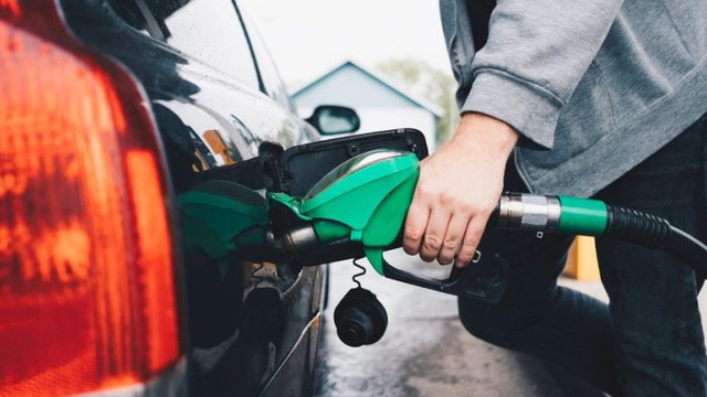 Principalii carburanți auto vor fi mai ieftini mâine, 9 decembrie