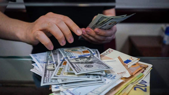 Euro și Dolarul, în scădere: Cursul valutar stabilit de BNM pentru astăzi

