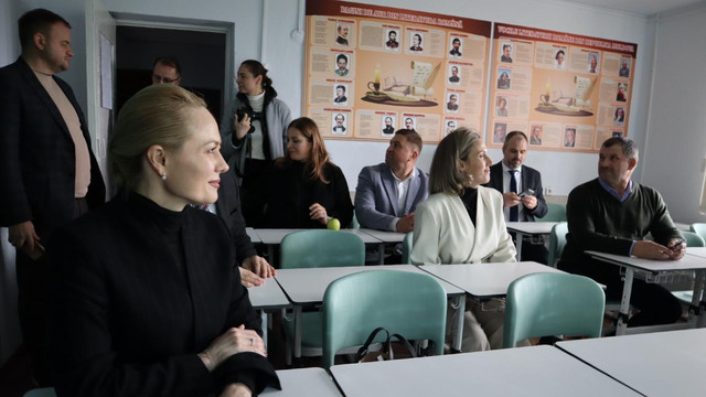 Liceul „Mihai Eminescu” din Corjova, raionul Dubăsari, dotat cu mobilier școlar modern din partea DRRM (FOTO)