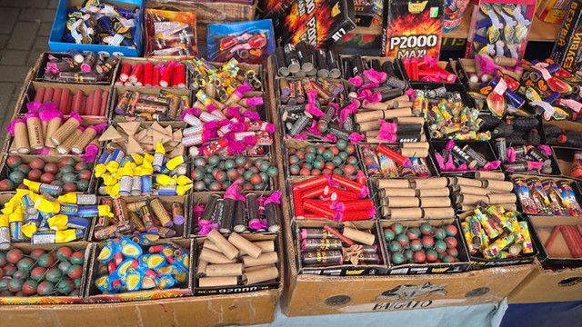 Atenție la artificii! 26 de procese-verbale întocmite pentru vânzarea ilegală de artificii
