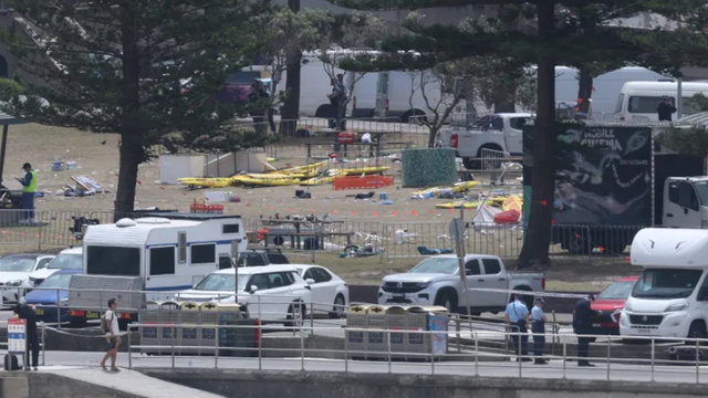 Ultimele informații despre masacrul de pe plaja Bondi din Sydney: Cel puțin 15 morți și zeci de răniți. Cei doi atacatori erau tată și fiu