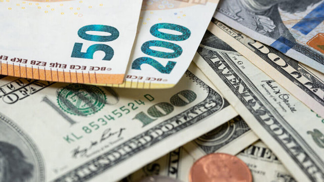 Euro și dolarul se apreciază față de leul moldovenesc