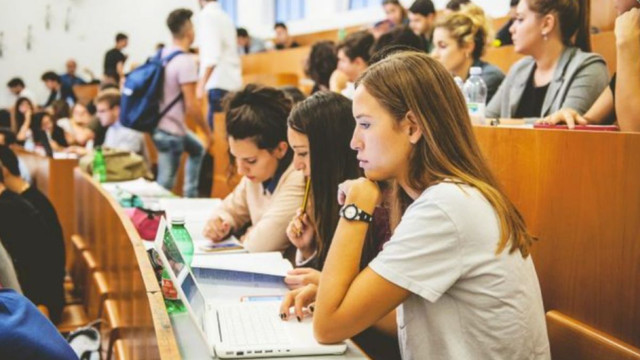 Numărul studenților a crescut cu 6,8% într-un an: în universități învață 63 de mii de tineri
