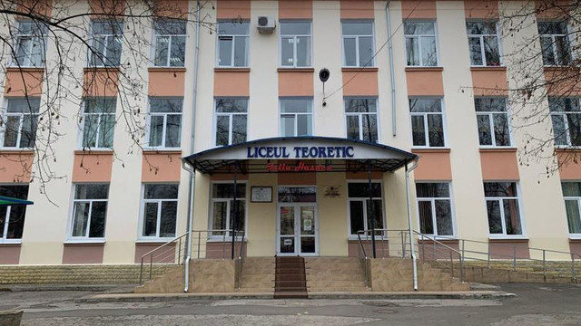 Incendiu la un liceu din Capitală: 1.200 de elevi au fost evacuați
