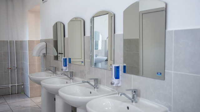 MEC lansează concursul de proiecte pentru modernizarea blocurilor sanitare din școli, pentru anul 2026
