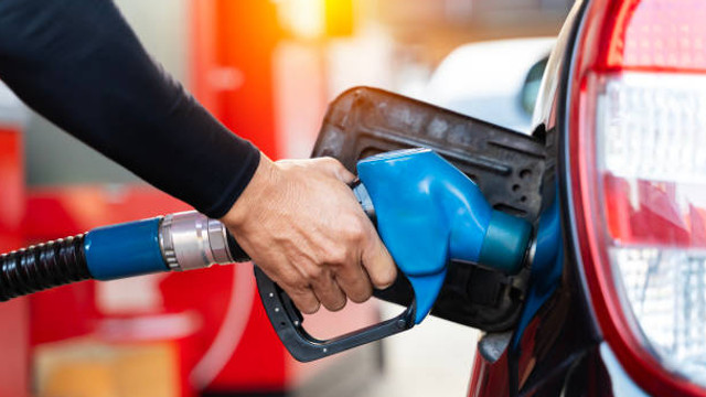 Carburanții înregistrează cele mai mici prețuri din ultimii aproape patru ani
