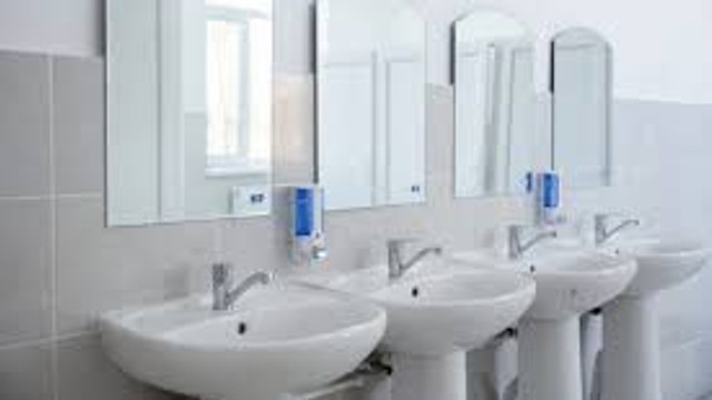 Condiții mai bune pentru elevi: blocurile sanitare din 18 școli au fost reabilitate