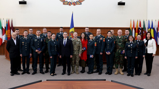FOTO |  Cei mai buni militari și angajați civili ai Armatei Naționale, premiați la „Militarii Anului 2025”

