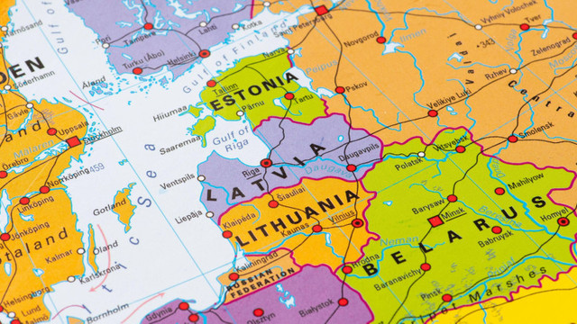 Țările baltice impun restricții misiunilor diplomatice ruse. Reacție furioasă a Moscovei

