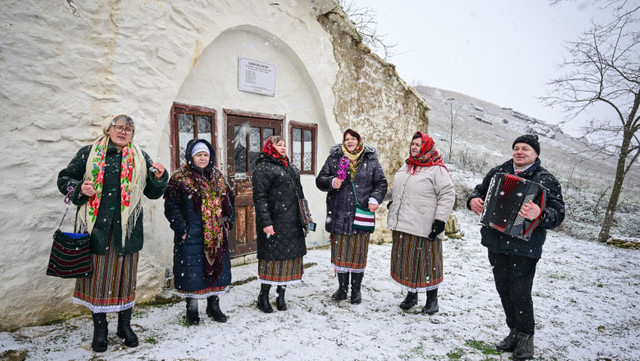 FOTO | Un sat din Republica Moldova, în atenția postului France24. Turiști din toată lumea, atrași de locuințele care amintesc de „Stăpânul inelelor”