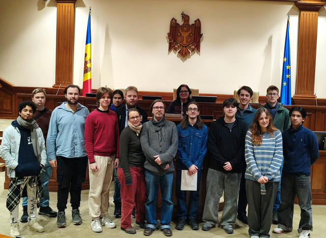 Tineri din Republica Moldova și Norvegia au vizitat Parlamentul (FOTO)