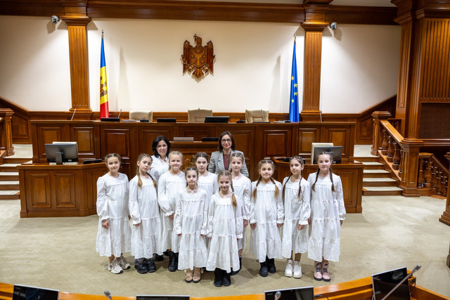 Tineri din Republica Moldova și Norvegia au vizitat Parlamentul (FOTO)