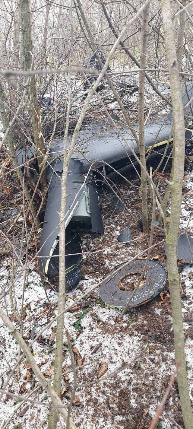 O dronă de mari dimensiuni a fost găsită în grǎdina unei case nelocuite din localitatea Crocmaz, raionul Ștefan Vodă