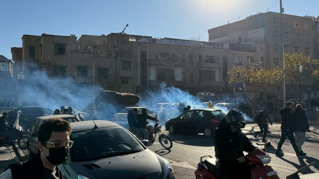 Iran: Poliția avertizează asupra unor 'revolte armate' după zile de proteste pașnice