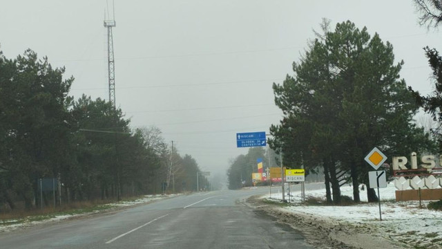Carosabil umed și porțiuni cu polei pe drumurile naționale. Recomandările pentru conducătorii auto