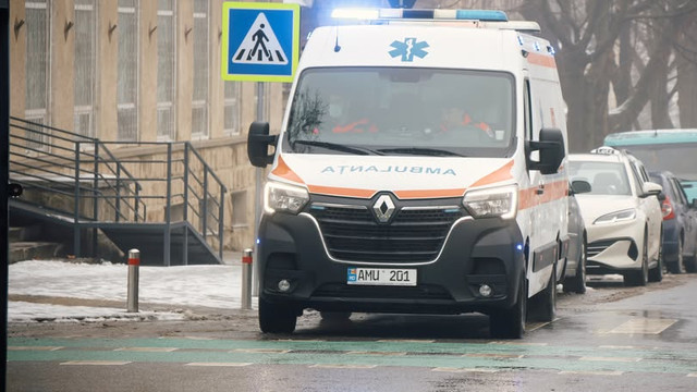 Aproape 10.000 de pacienți au fost transportați de ambulanțe la spital în prima decadă din ianuarie