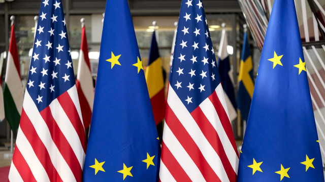 UE continuă riposta la tarifele lui Trump: Acordul comercial UE-SUA va fi “pus pe pauză”