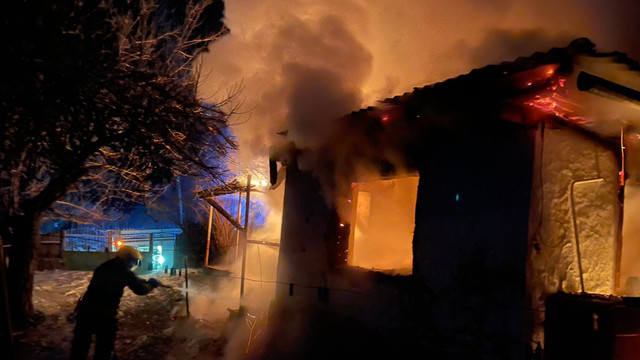Două persoane au murit în urma unor incendii produse la Călărași și Cahul

