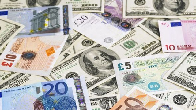 Dolarul scade cu 19 bani. Cât valorează un euro astăzi, 21 ianuarie 