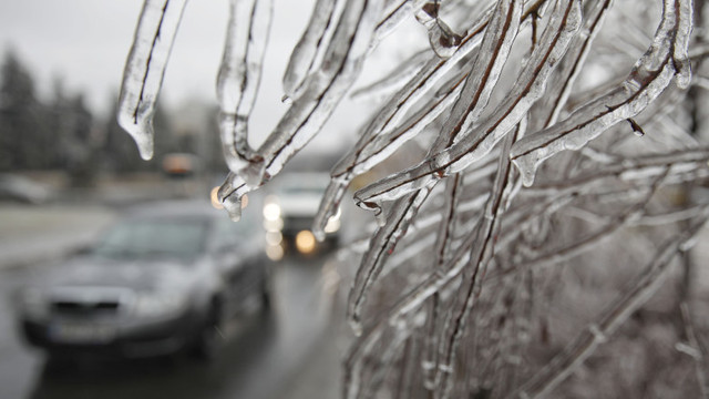 Un val de aer polar se va abate peste R. Moldova în următoarele zile. Meteorologii avertizează asupra formării poleiului și a scăderii bruște a temperaturii