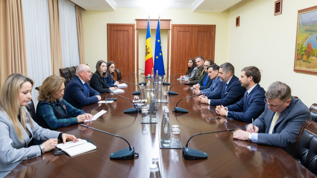 Reconstrucția Ucrainei și contribuția R. Moldova, unul dintre subiectele discutate la întrevederea dintre Alexandru Munteanu și Asistentul adjunct al Secretarului de Stat al SUA, Christopher Smith

