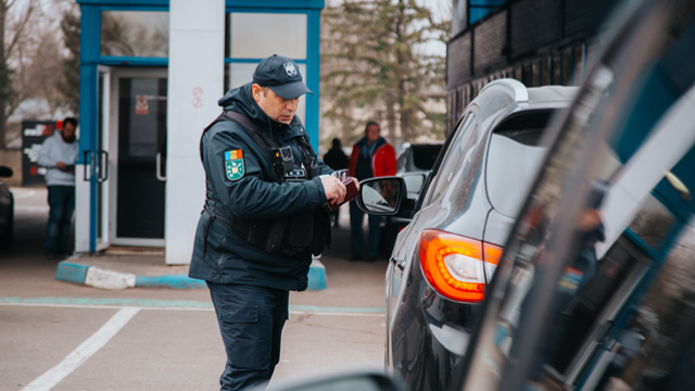 Frontiera de stat, traversată de peste 45 de mii de ori în ultimele 24 de ore. Câți străini au fost întorși de la graniță