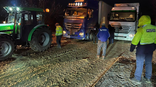 Noapte albă la Tudora: mai multe camioane deblocate de polițiștii de frontieră (FOTO, VIDEO)