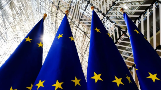 Comisia Europeană propune un nou pachet de sancțiuni împotriva Rusiei, inclusiv interzicerea serviciilor maritime pentru petrolierele rusești
