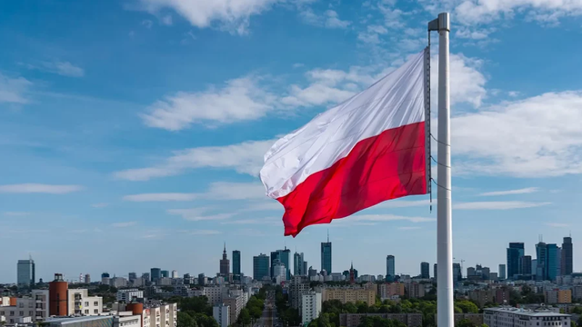 Alertă în Polonia: Două aeroporturi, închise din cauza unor „activități militare neplanificate” legate de securitatea statului

