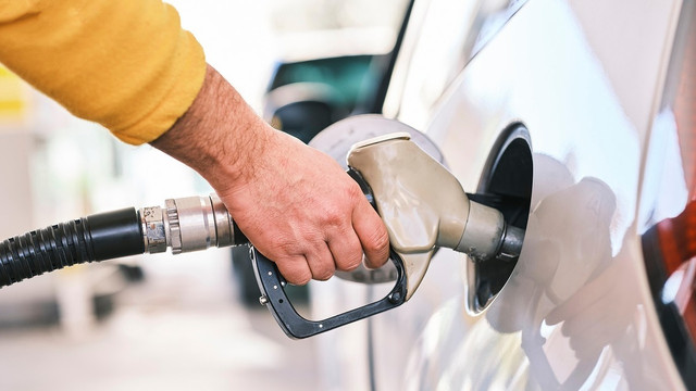 Carburanții auto vor fi mai scumpi mâine, 25 februarie
