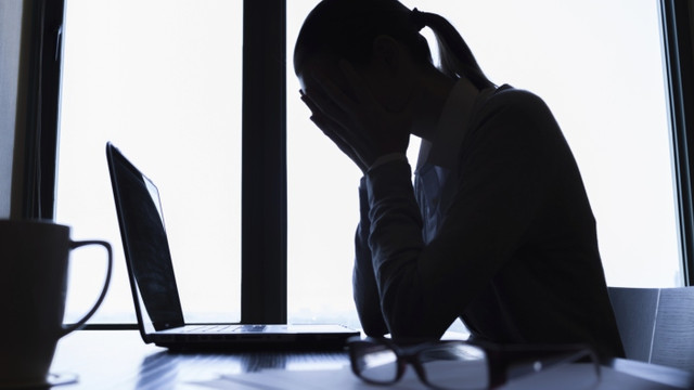 Hărțuirea online devine infracțiune. Noile prevederi intră în vigoare pe 14 februarie
