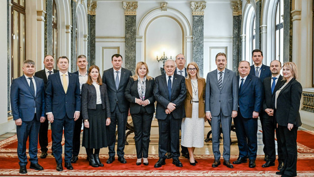 Conducerea BNM, în vizită la BNR: extinderea cooperării, consolidarea dialogului internațional și integrarea în structurile financiare globale, pe agenda discuțiilor


