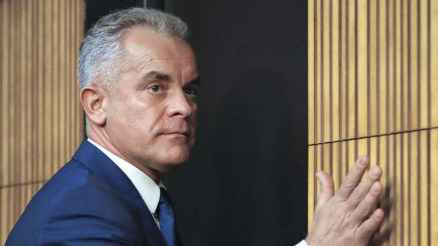 Dosarul „furtul miliardului”: Vladimir Plahotniuc s-a prezentat în fața instanței și a făcut declarații

