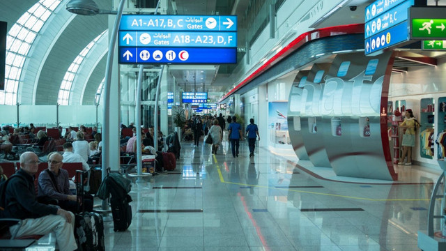 Emiratele Arabe Unite reiau parțial zborurile pe aeroporturile din Dubai