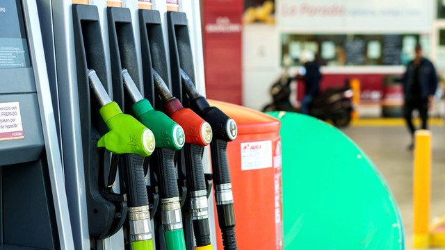 Carburanții auto se scumpesc semnificativ. Motorina trece pragul de 21 lei per litru 