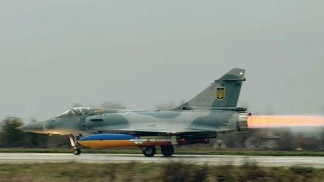 Sfârșitul misiunilor strict defensive. Avioanele ucrainene Mirage 2000 bombardează depozitele de muniție rusești pentru prima dată