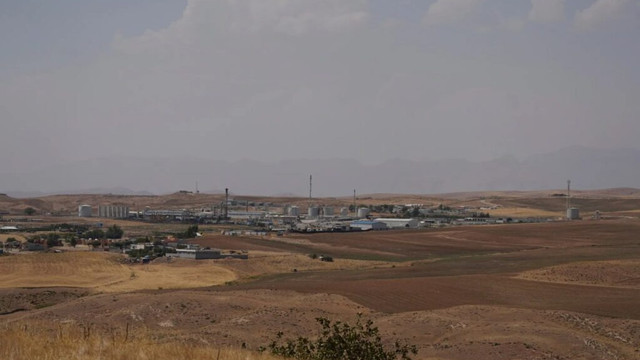 Producția de petrol, suspendată la cel mai mare câmp din Irak
