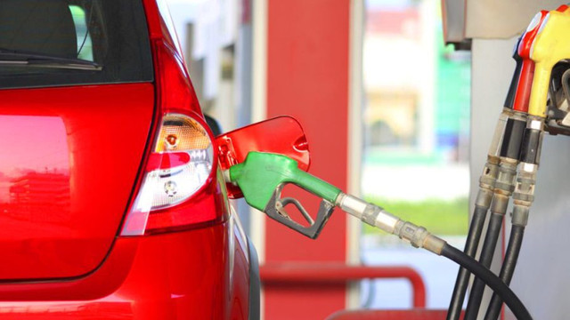 Motorina se scumpește cu 63 bani. Cât va costa benzina în acest weekend
