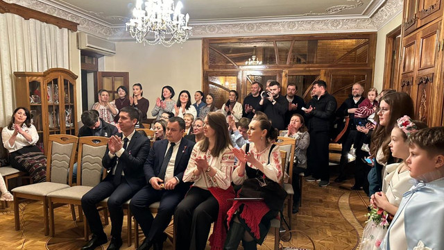 Un eveniment cultural dedicat sărbătorii Mărțișorului a avut loc la Baku. Programul evenimentului a inclus un recital de poezii și cântece tradiționale