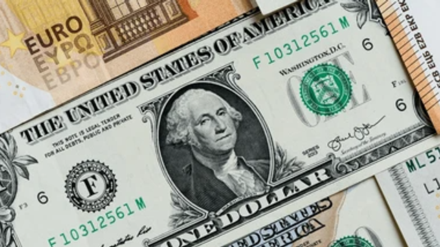 Curs valutar 21 martie 2026: Cât valorează un euro și un dolar
