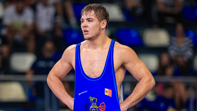Sportivul Alexandru Borș urcă pe podium la Campionatul European de lupte U-23

