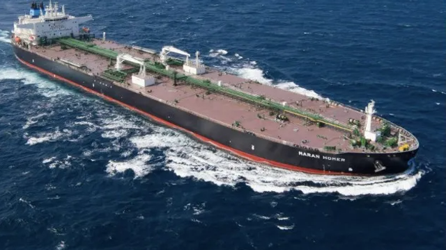 Un petrolier grec cu un român în echipaj a fost lovit pe Marea Neagră
