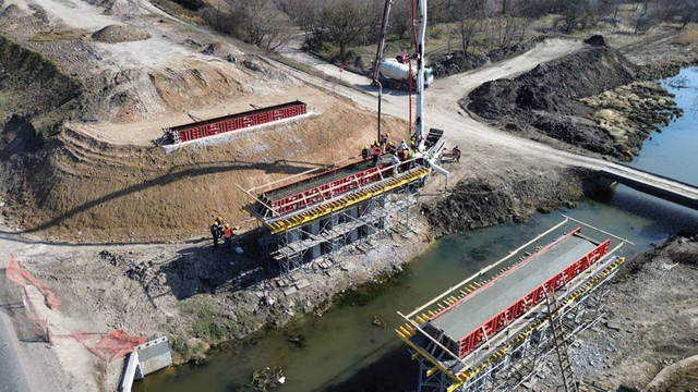 Lucrările la podul peste Răut și pasajul feroviar de lângă Bălți avansează
