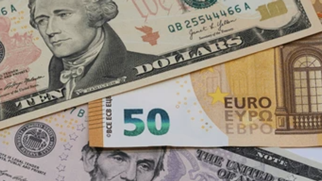 Euro crește și dolarul scade. Cursul valutar stabilit de BNM pentru astăzi, 17 martie 