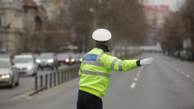 Restricții de acces luni, în centrul capitalei. Șoferii sunt îndemnați să respecte indicațiile agenților de circulație
